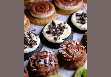 Анастасия Воронова Сборник печенья Nyc Style Cookies + Crumbl Style Cookies 2025 слив