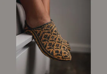 Ольга Майская olga_mayskay Следки «slippers_may_clover» 2022 слив