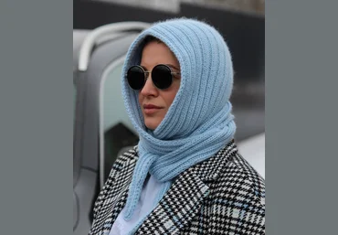 Ксения Маликова kseniya_malikova Капор-шарф Line hood 2025 слив